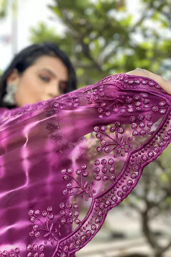 Sutram Printed Purple Daily Wear 5.5 Meter Saree With 0.8 Meter Unstitch Blouse Piece