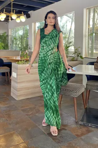Sutram Printed Green Daily Wear 5.5 Meter Saree With 0.8 Meter Unstitch Blouse Piece