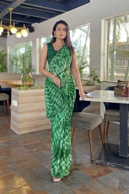 Sutram Printed Green Daily Wear 5.5 Meter Saree With 0.8 Meter Unstitch Blouse Piece 5