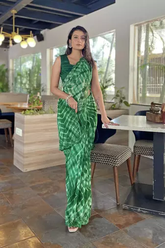 Sutram Printed Green Daily Wear 5.5 Meter Saree With 0.8 Meter Unstitch Blouse Piece