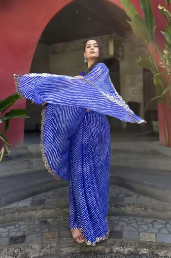 Sutram Printed Blue Daily Wear 5.5 Meter Saree With 0.8 Meter Unstitch Blouse Piece