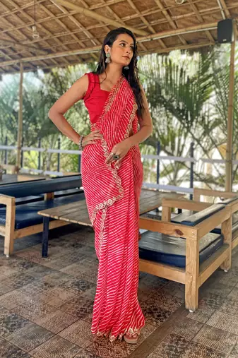 Sutram Printed Red Daily Wear 5.5 Meter Saree With 0.8 Meter Unstitch Blouse Piece