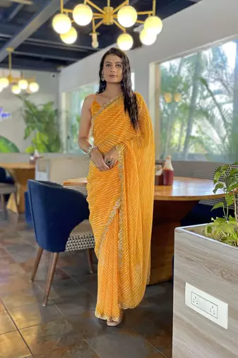Sutram Printed Mustard Daily Wear 5.5 Meter Saree With 0.8 Meter Unstitch Blouse Piece