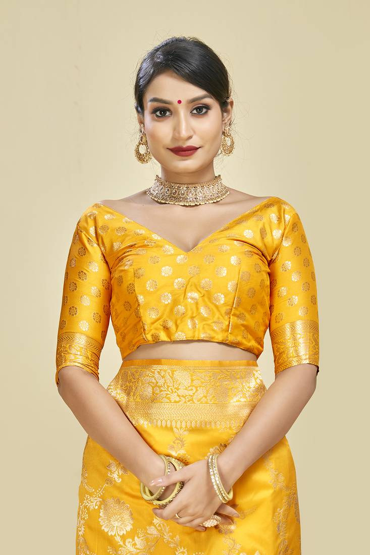Panchaamrit Self Design, Woven, Floral Print Faux Banarasi Silk Blend, Jacquard Saree