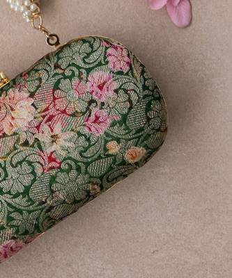 Green elora clutch 4