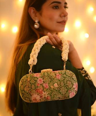 Green elora clutch 5