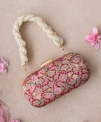 Red elora clutch 1