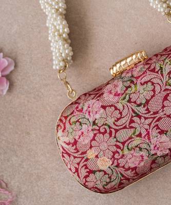 Red elora clutch 2
