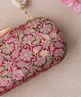 Red elora clutch 4