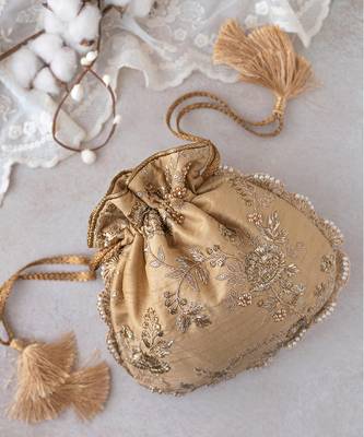Gold scallop potli bag 1