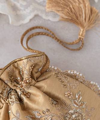 Gold scallop potli bag 2