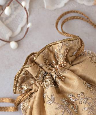 Gold scallop potli bag 3