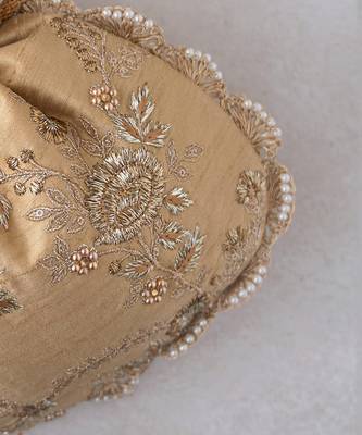 Gold scallop potli bag 4
