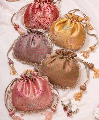 Dark pink kashi banarasi silk potli bag 4