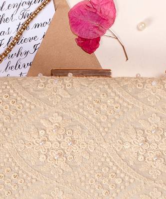 Beige oyster pearl clutch 3