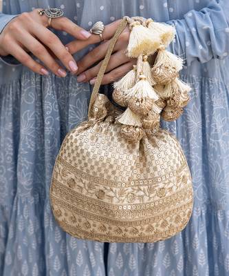 Off white resham potli bag 4