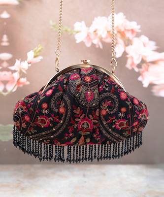Black rumi vintage purse 1