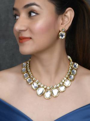 Sasha gold-plated kundan studded meeanakari reversible choker necklace with earrings set 2
