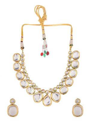 Sasha gold-plated kundan studded meeanakari reversible choker necklace with earrings set 5