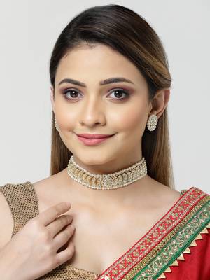 Sasha gold-plated kundan studded & beaded jewellery set 1
