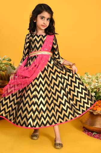 Saka Designs Girls Jacquard Gown With Attached Dupatta - Black & Magenta