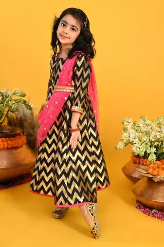 Saka Designs Girls Jacquard Gown With Attached Dupatta - Black & Magenta