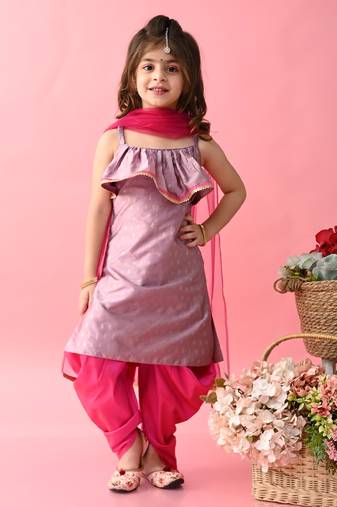 Saka Designs Girls Purple & Magenta Kurta Dhoti With Dupattta
