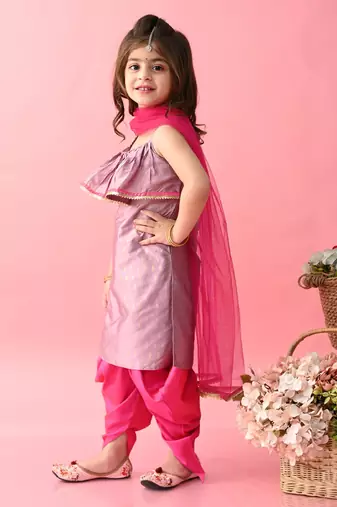 Saka Designs Girls Purple & Magenta Kurta Dhoti With Dupattta