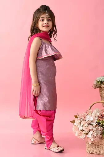Saka Designs Girls Purple & Magenta Kurta Dhoti With Dupattta