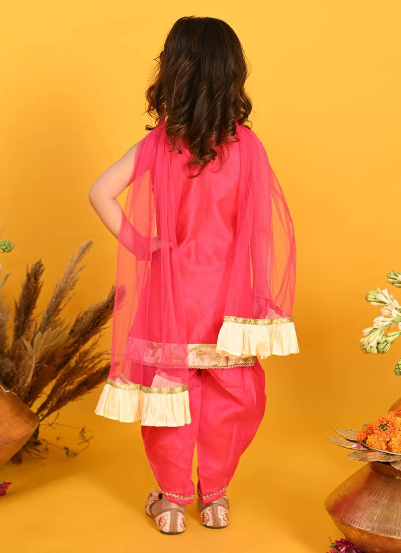 Saka Designs Girls Pink Kurta With Emberoidery on Yoke With Dhoti & Dupatta