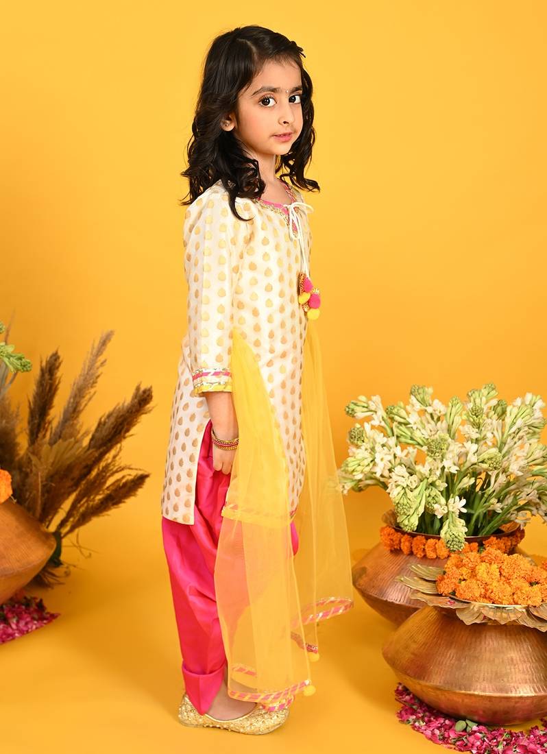 Saka Designs Girls Off-WHite & Magenta Kurta Dhoti with Dupatta