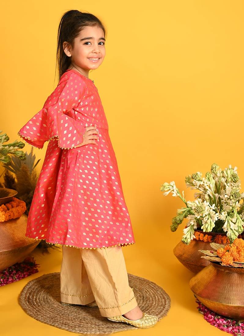 Saka Designs Girls Fuschia & Gold Printed Kurta with Palazzo