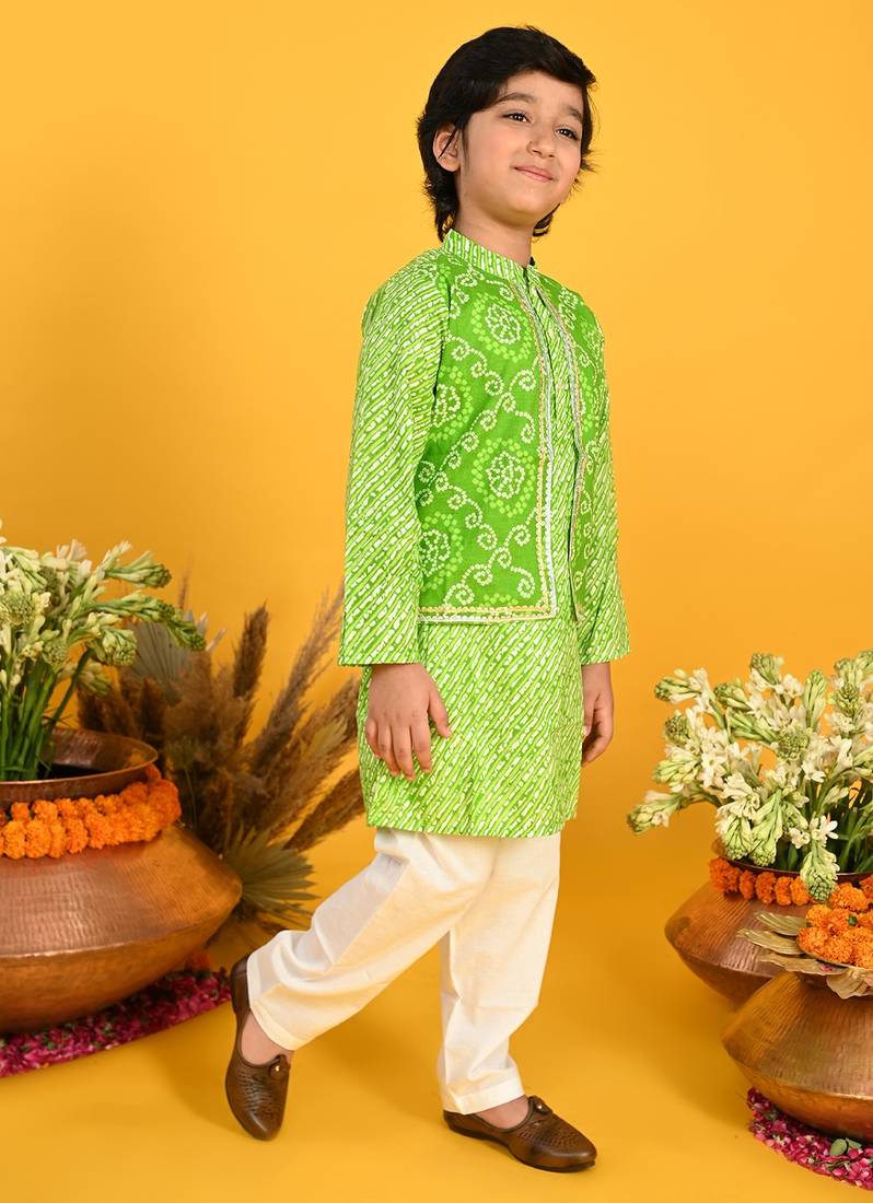 Saka Designs Boys Green Bandhani Printed Cotton Kurta with off-white Paijama