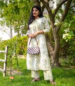 Green Colour Ethnic Kurti Bottom Set For Stylish Ethnic Looks