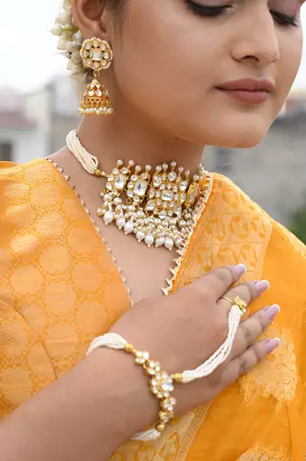 JADAU KUNDAN HATHPHOOL