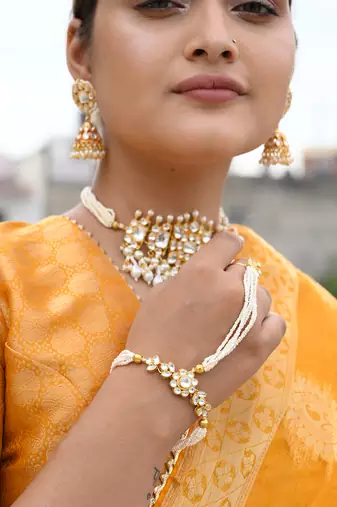 JADAU KUNDAN HATHPHOOL