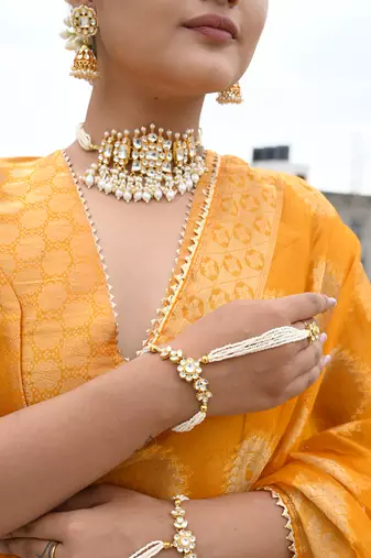 JADAU KUNDAN HATHPHOOL