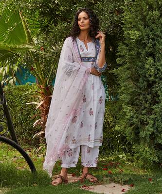 White modish classic kurta set 2