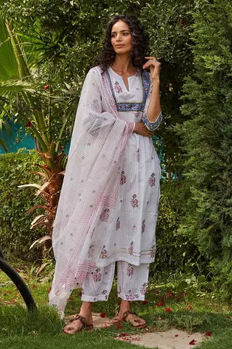 White modish classic kurta set