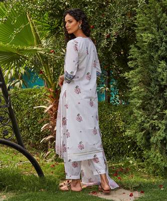 White modish classic kurta set 3