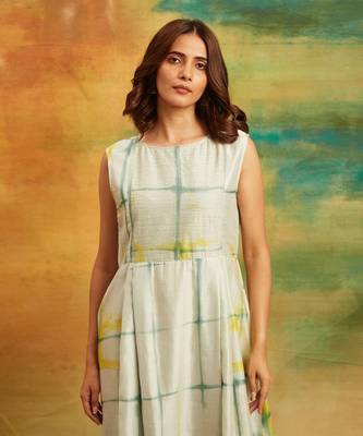 Yellow square dress 3