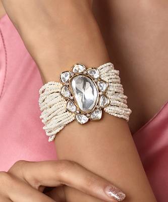 Cream kundan bracelet 1
