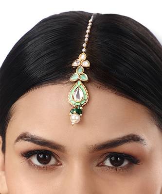 Green kundan maangtikka 1
