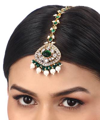 Green & gold kundan maangtikka 1