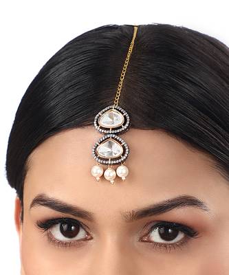 Black kundan maangtikka 1