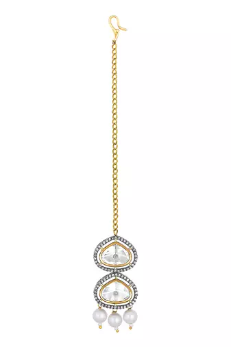 Black kundan maangtikka
