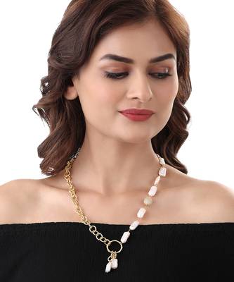 White pearl necklace 1
