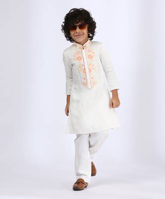 Ivory embroidered kurta set 2