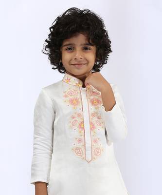 Ivory embroidered kurta set 3