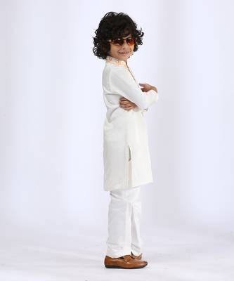 Ivory embroidered kurta set 5